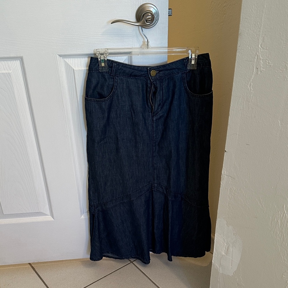 Chic Denim Midi Skirt